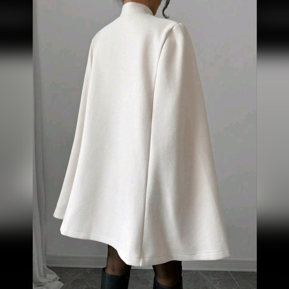 Elegant Stand Collar Contrast Color Chinese Style Button Cloak-Style Shawl Women - Picture 4 of 6
